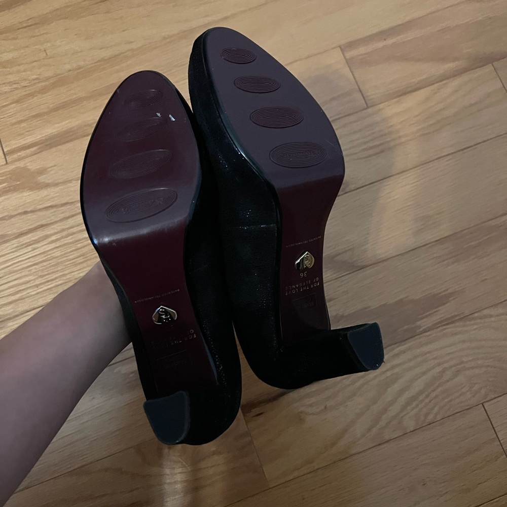 BRAND NEW Tamaris Speckled Black Suede Pumps, 6 - Picture 5 of 7